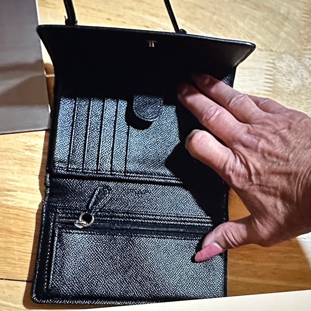 Coach Black Crossbody Bag with Signature Detail - Picture 5 of 6